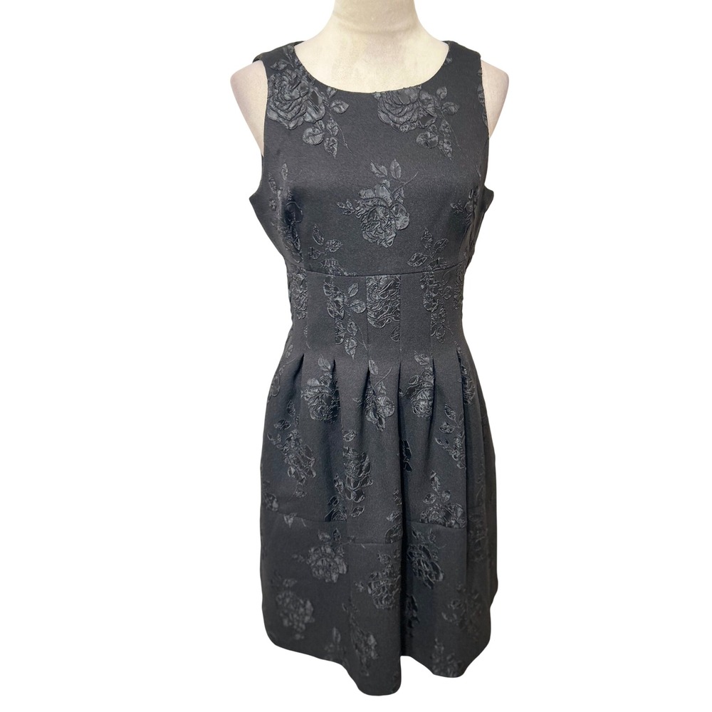 ELLE Black Floral Jacquard Fit and Flare Dress Sleeveless Pleated Size 10